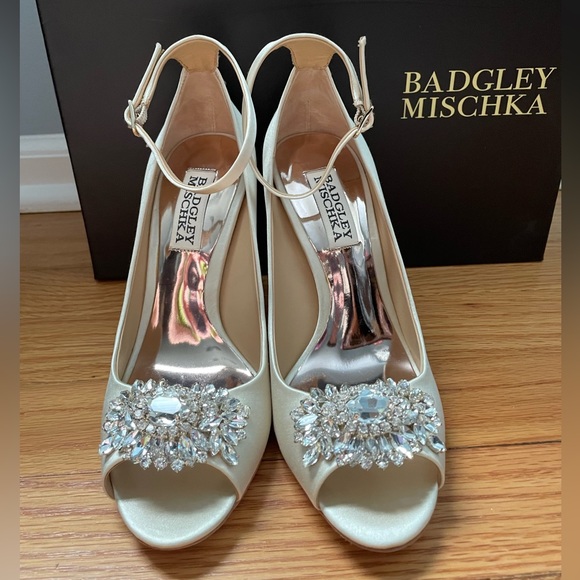 Badgley Mischka Kali Heels White Ivory Satin with Jewels - Evening Wedding Sz 5 - Picture 2 of 16